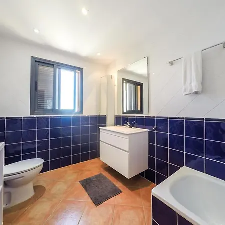 Miramar Stunning Sea View - 2 Bedrooms, Wifi, Pool בית נופש קלטה דה פוסטה