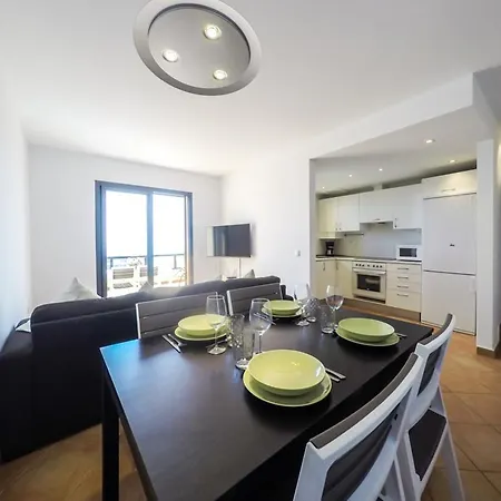 בית נופש Miramar Stunning Sea View - 2 Bedrooms, Wifi, Pool *